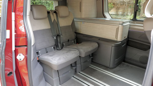 VOLKSWAGEN CALIFORNIA DIESEL ESTATE 2.0 TDI Beach Camper 5dr DSG view 5